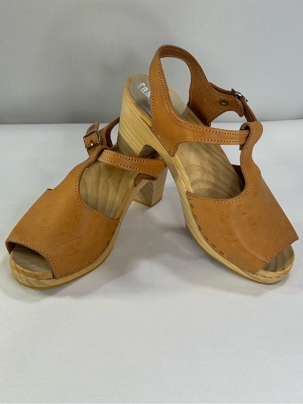 Sandgrens Swedish Wooden Clogs Leather T-Strap Sandal Tan Owl Peep Toe Sz 8.5 39